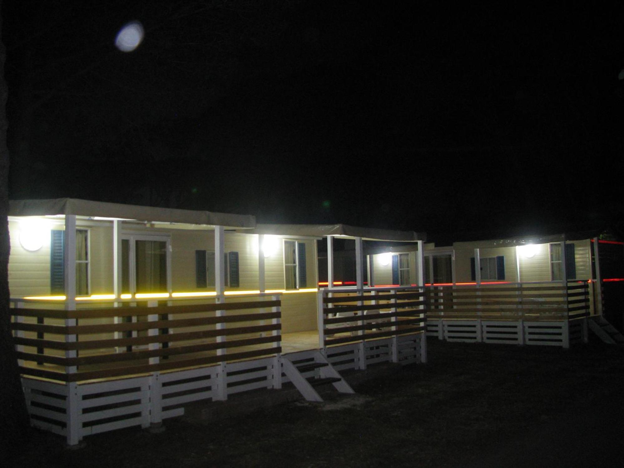 פאז'אנה Plamar Mobile Homes Bi Village מראה חיצוני תמונה